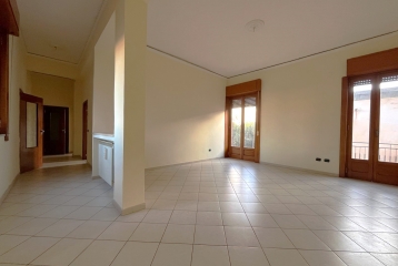 APPARTAMENTO CON TERRAZZO