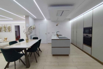 LUMINOSO E MODERNO