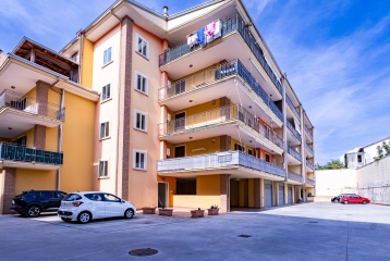RECENTE COSTRUZIONE CON AMPIE BALCONATE